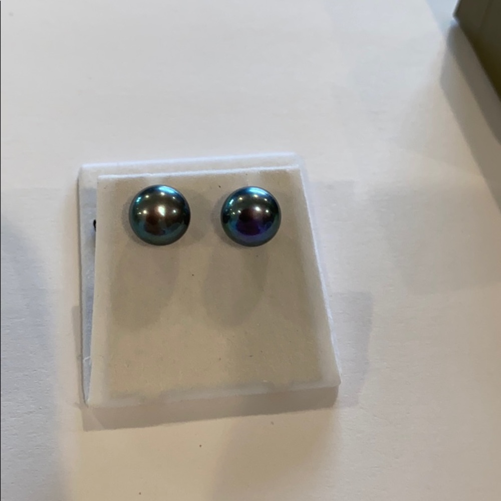 Blue-metallic pearl earrings